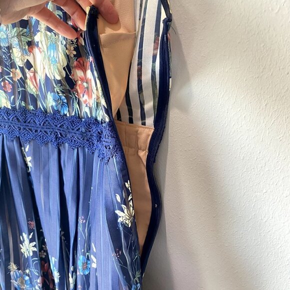 Foxiedox Meadow Open Back Floral Dress M - Picture 7 of 13